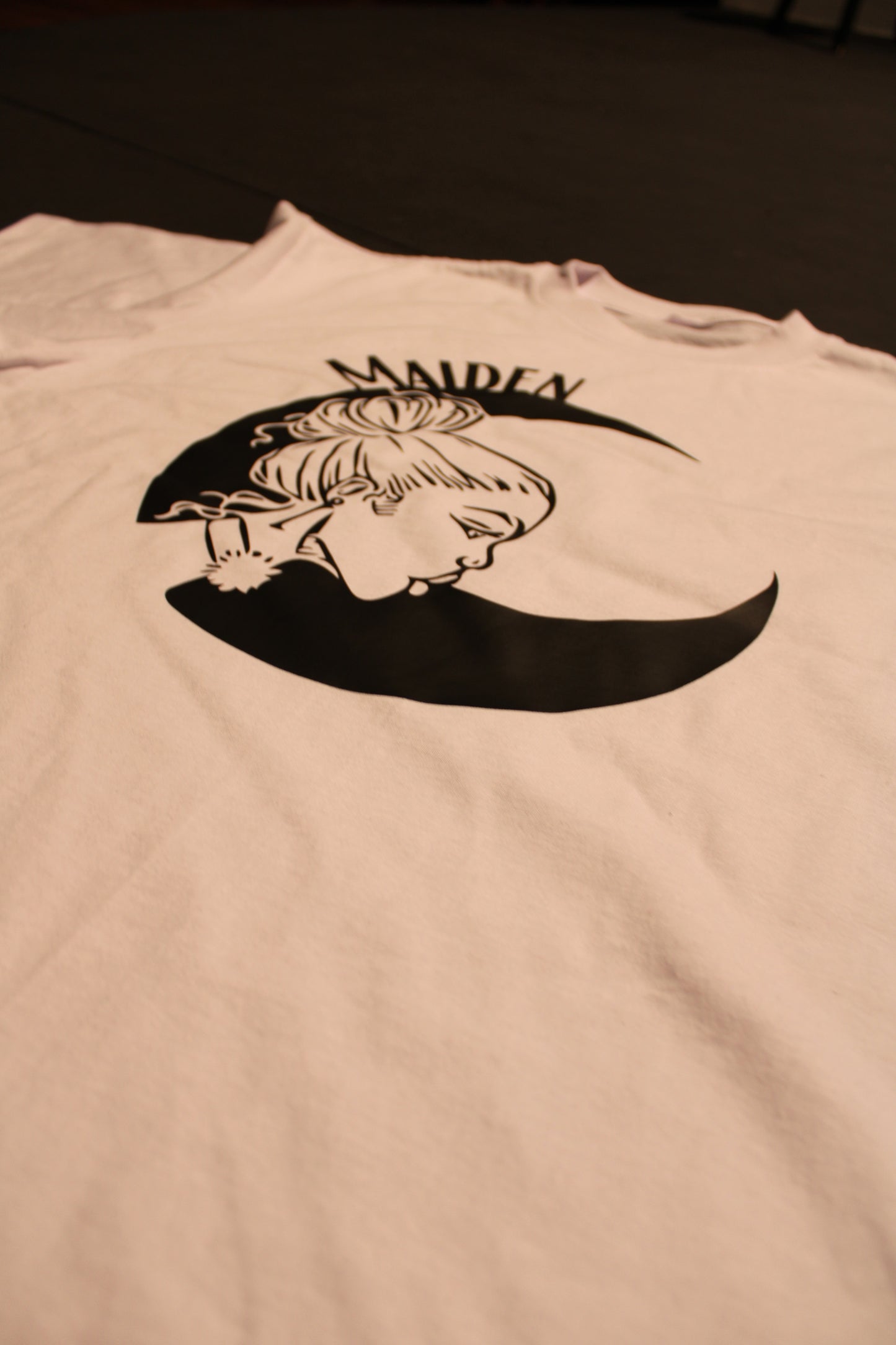 "Lady on the moon" heavyweight unisex tee