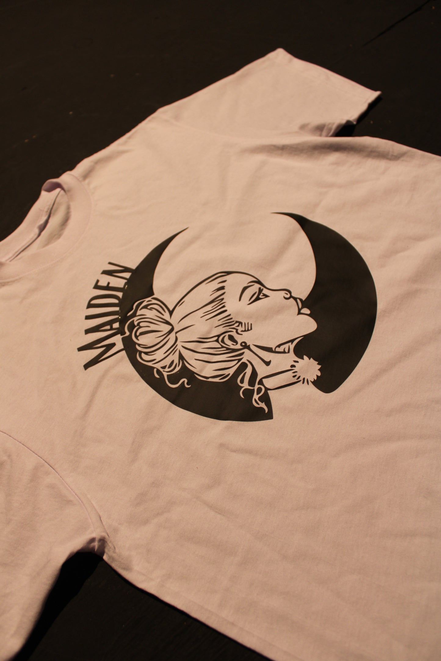 "Lady on the moon" heavyweight unisex tee